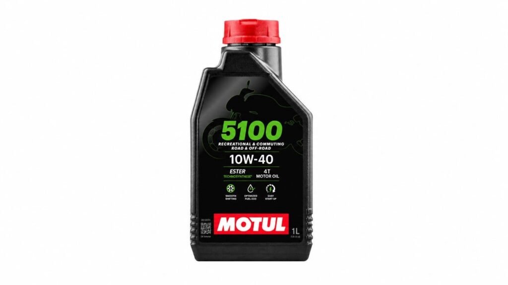 Motul 5100 4T 10W-40 semi-synthetic motorcycle engine oil bottle
